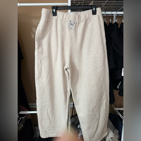 American Eagle Cream Barrel Joggers NWT - Picture 3 of 10